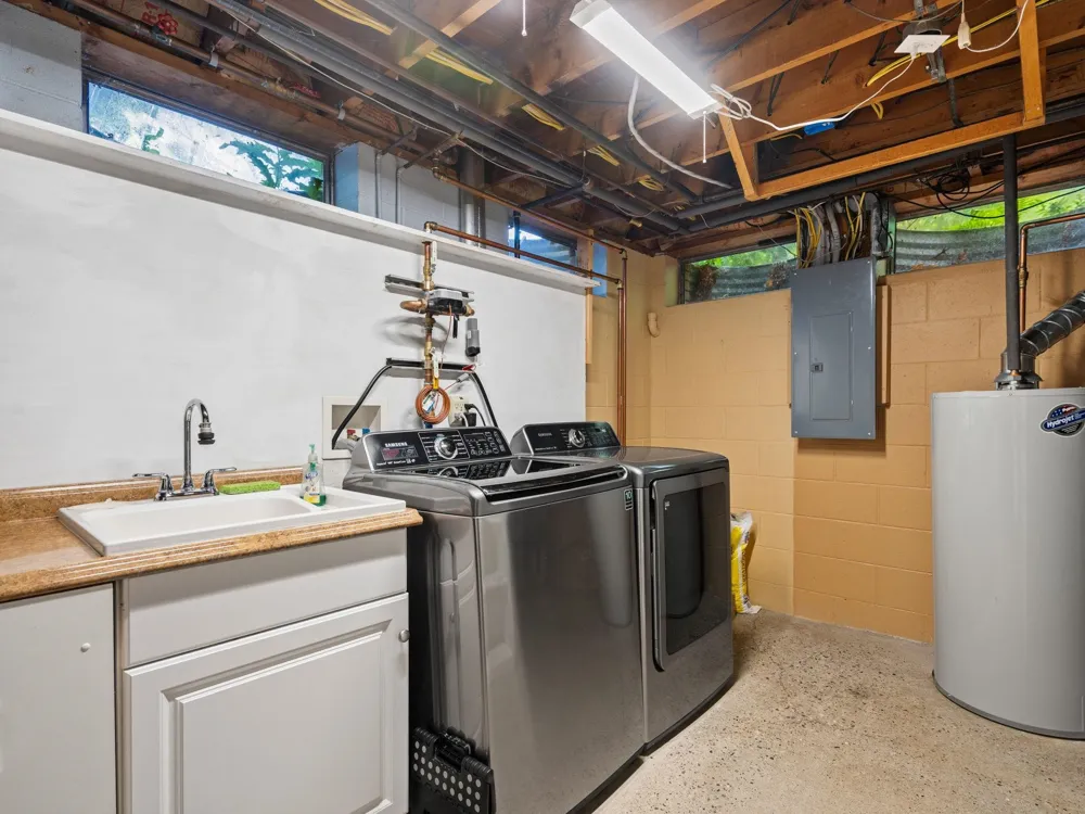 7370 Maple Terrace Avenue Peninsula Township, MI 49686