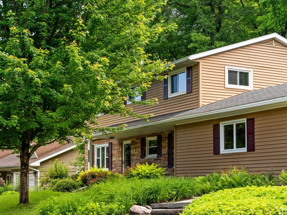 7370 Maple Terrace Avenue Peninsula Township, MI 49686