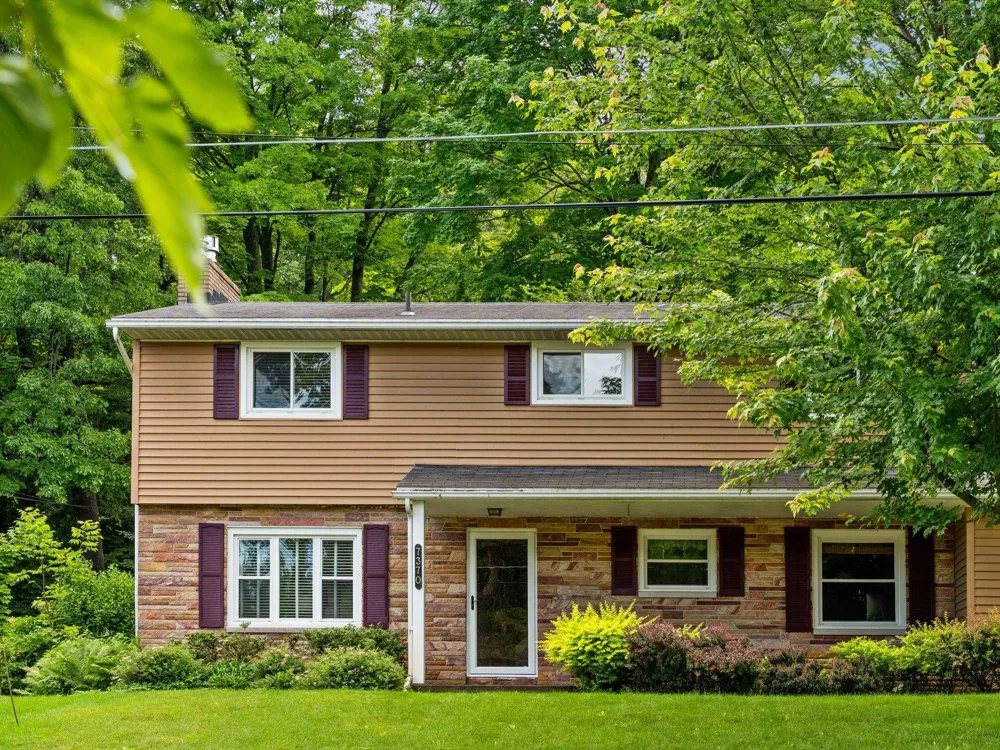 7370 Maple Terrace Avenue Peninsula Township, MI 49686