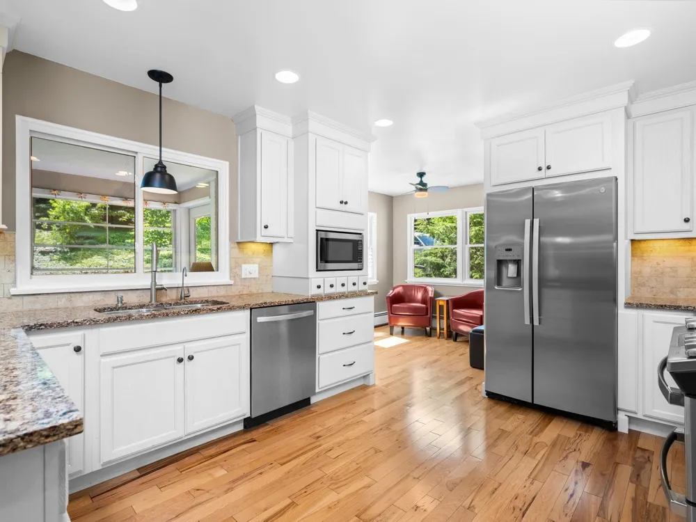 7370 Maple Terrace Avenue Peninsula Township, MI 49686