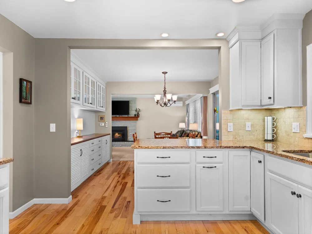 7370 Maple Terrace Avenue Peninsula Township, MI 49686