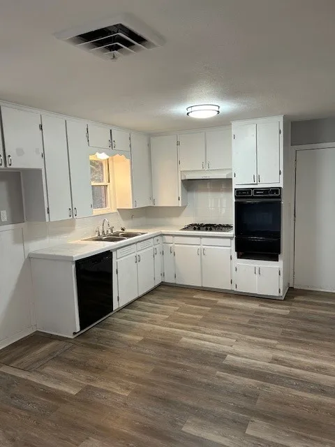 104 Emberwood Drive Robinson, TX 76706