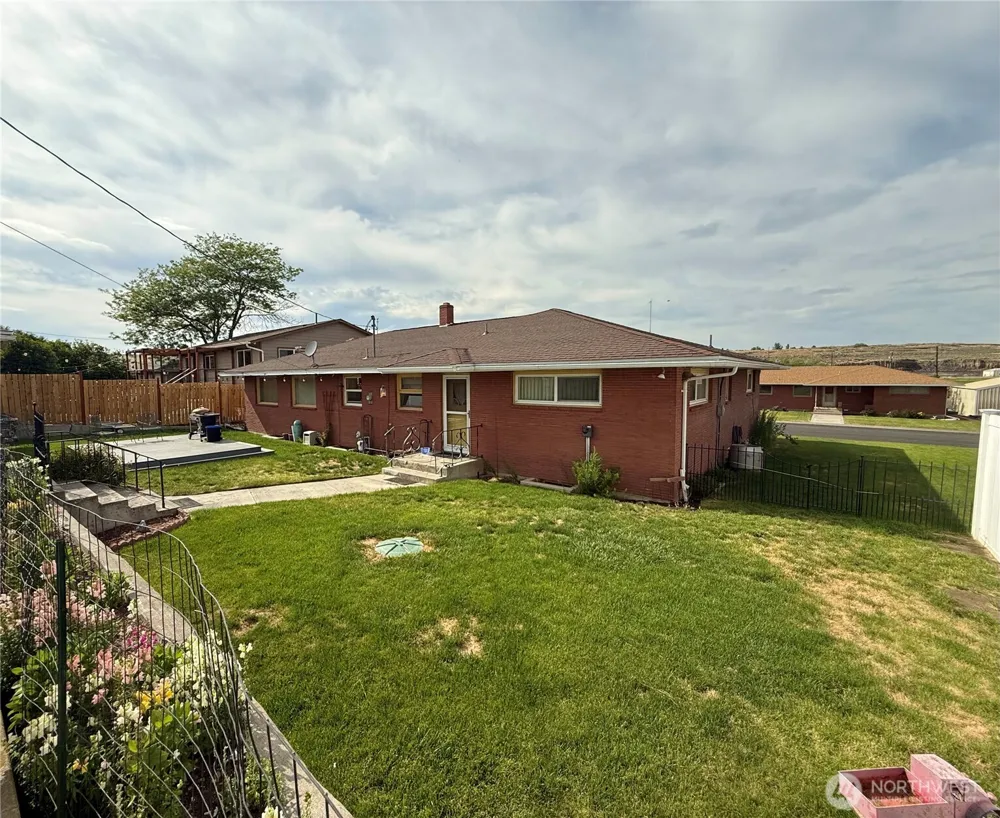 712 E 2nd Avenue Odessa, WA 99159