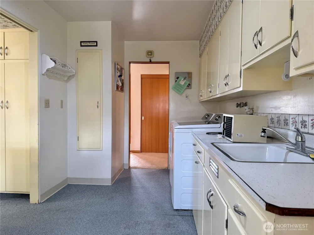 712 E 2nd Avenue Odessa, WA 99159