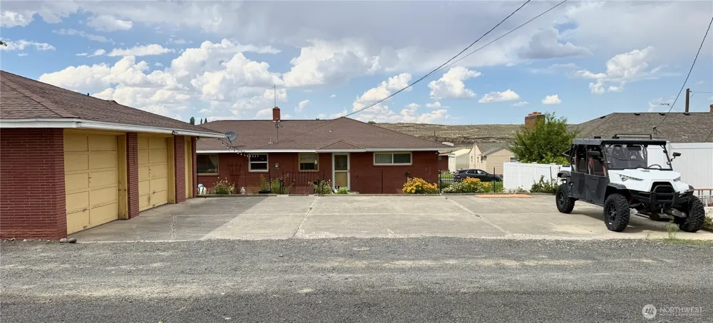 712 E 2nd Avenue Odessa, WA 99159