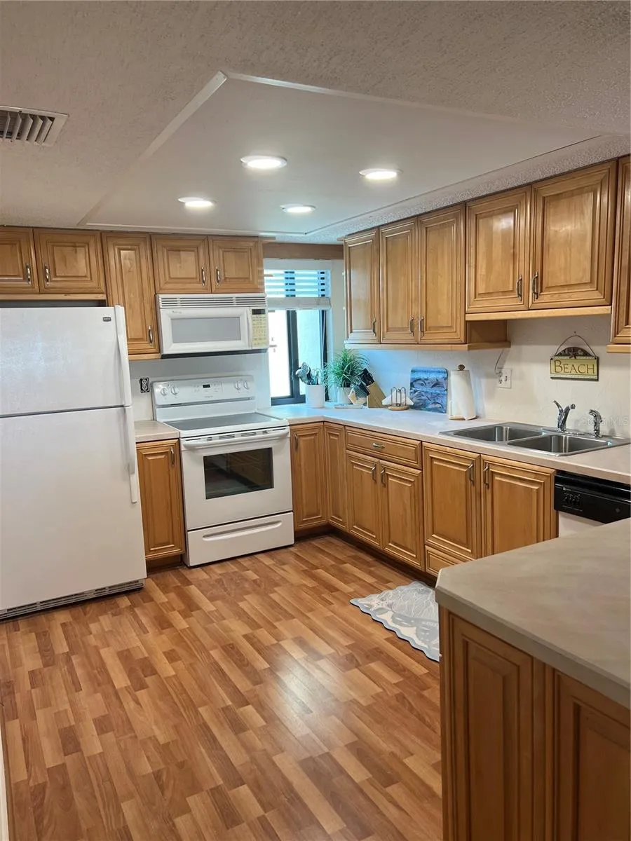 700 GOLDEN BEACH BOULEVARD #131 Venice, FL 34285