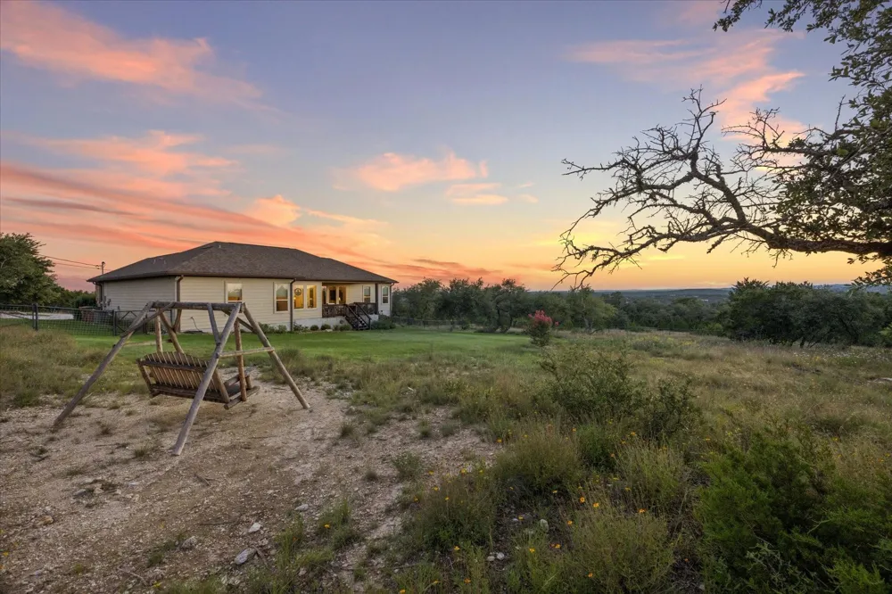 219 Flanders Fischer, TX 78623