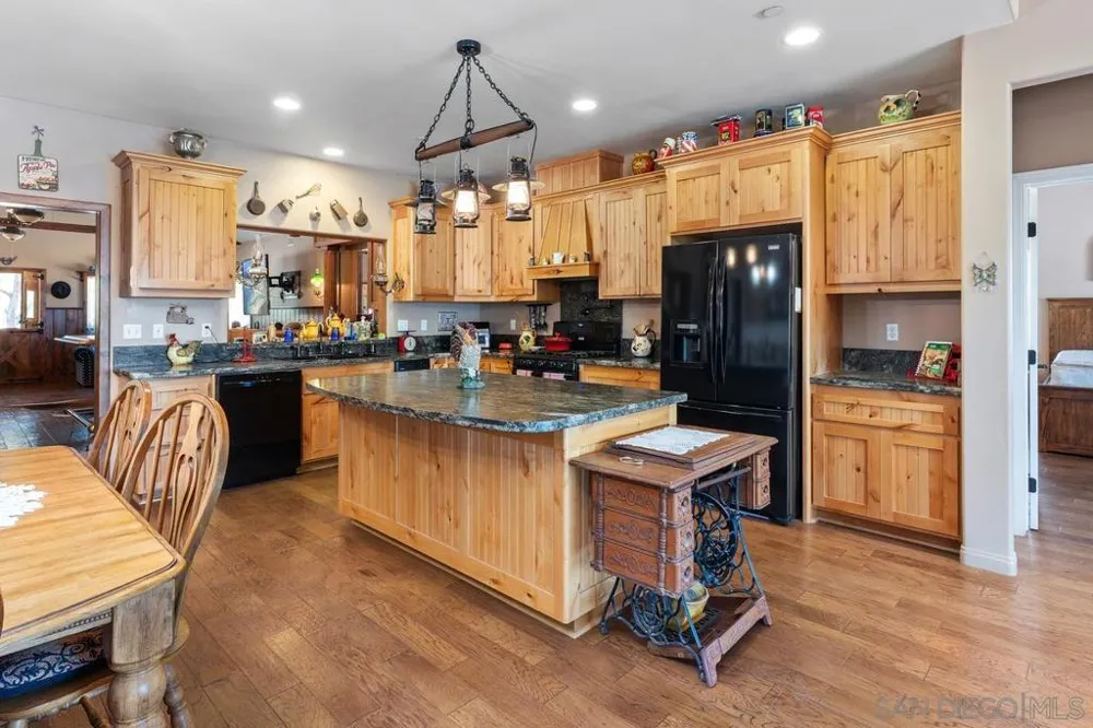 23895 Ladrido Ramona, CA 92065