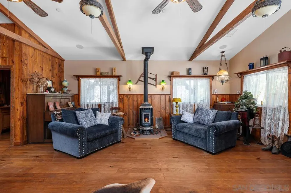 23895 Ladrido Ramona, CA 92065