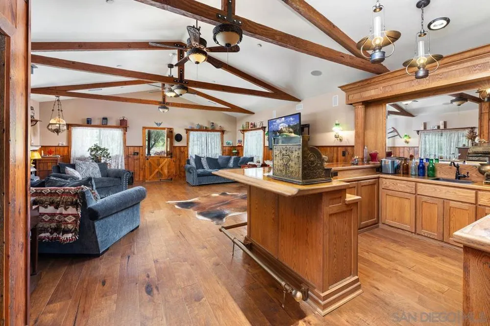 23895 Ladrido Ramona, CA 92065