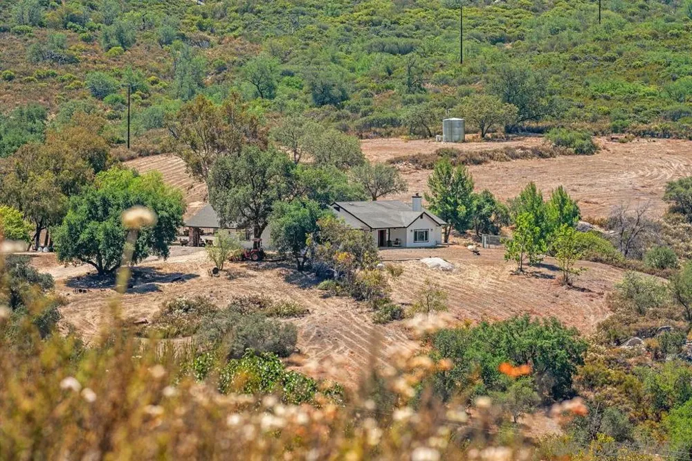 23895 Ladrido Ramona, CA 92065