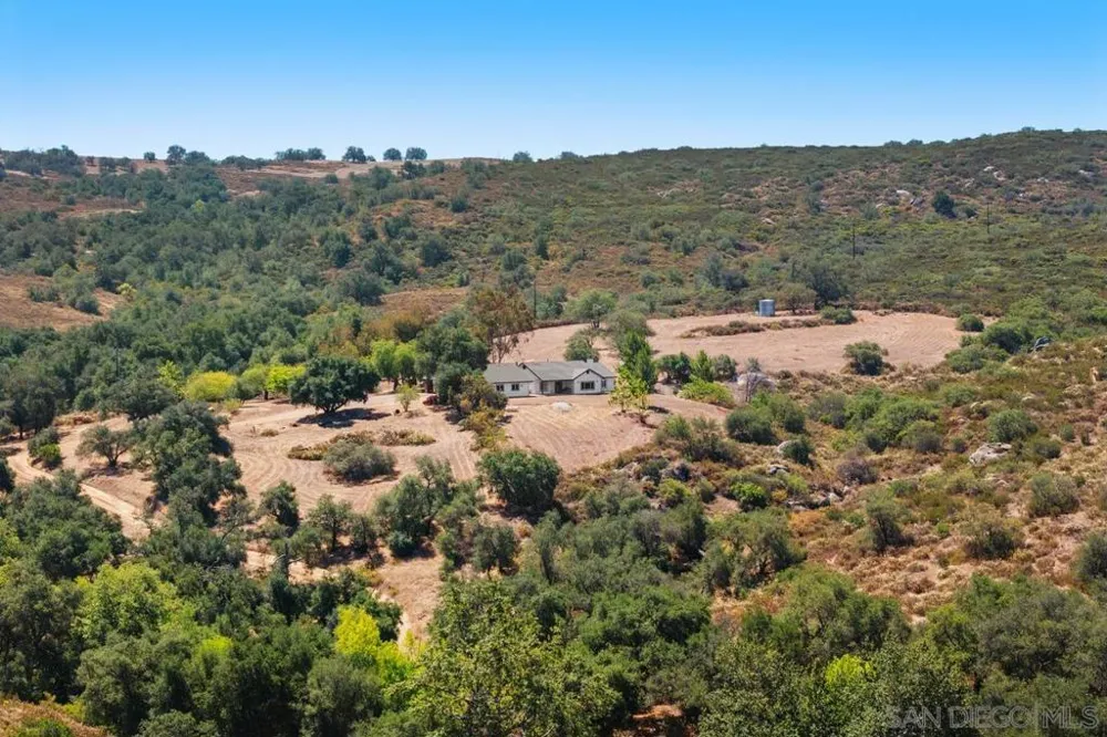 23895 Ladrido Ramona, CA 92065