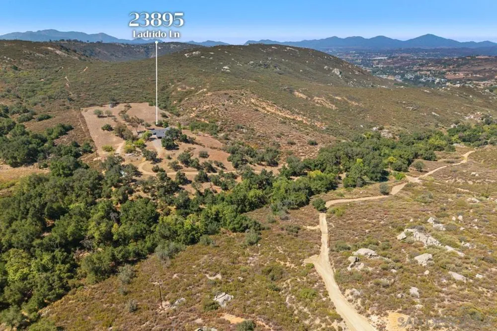 23895 Ladrido Ramona, CA 92065