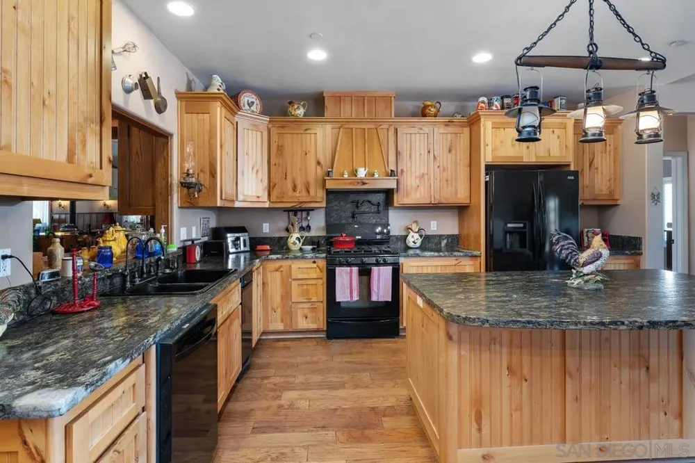 23895 Ladrido Ramona, CA 92065