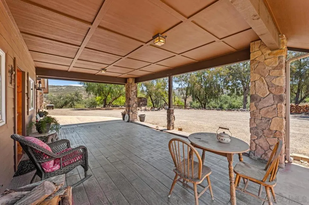 23895 Ladrido Ramona, CA 92065