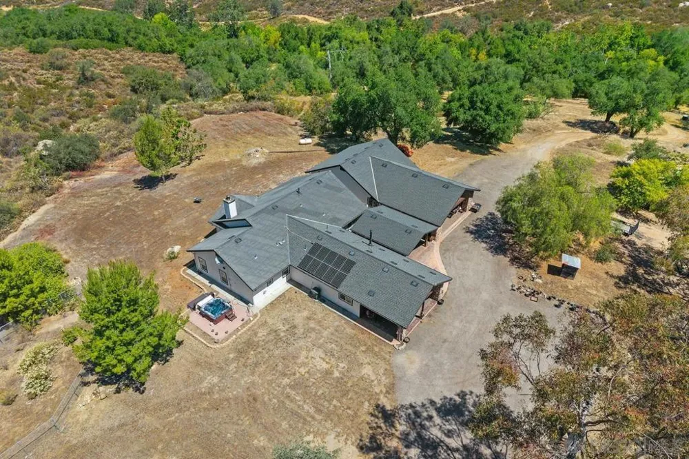 23895 Ladrido Ramona, CA 92065