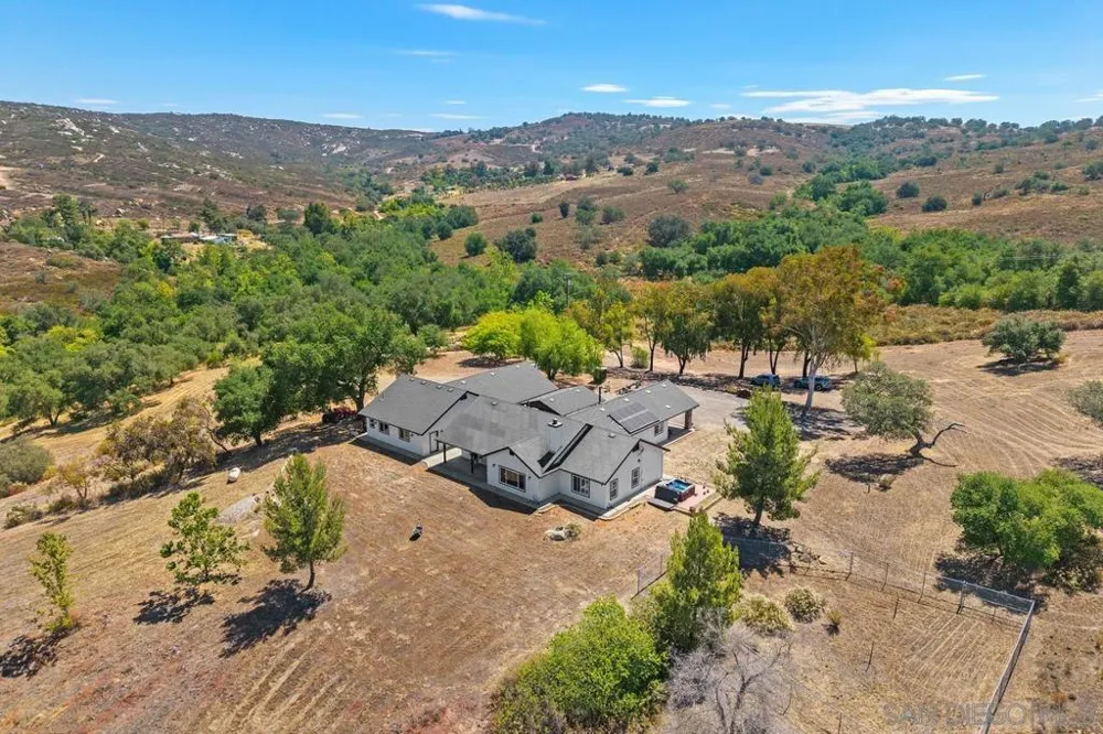 23895 Ladrido Ramona, CA 92065