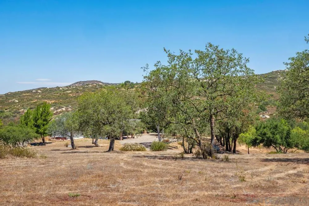 23895 Ladrido Ramona, CA 92065
