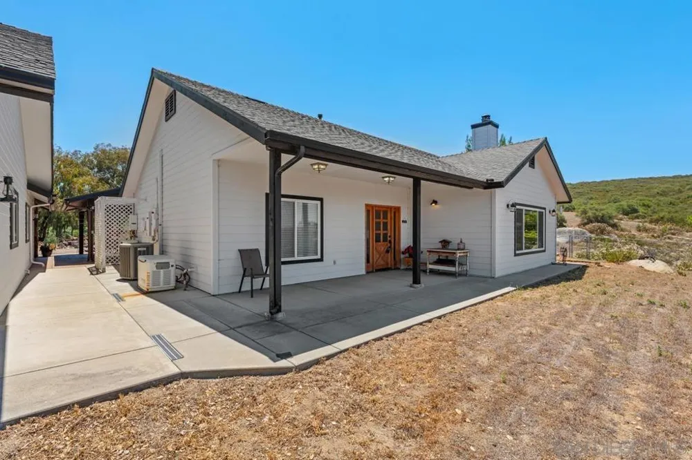 23895 Ladrido Ramona, CA 92065