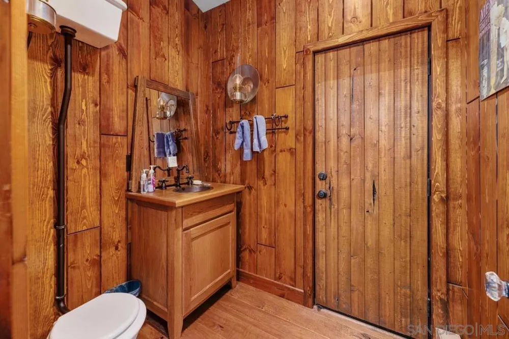 23895 Ladrido Ramona, CA 92065