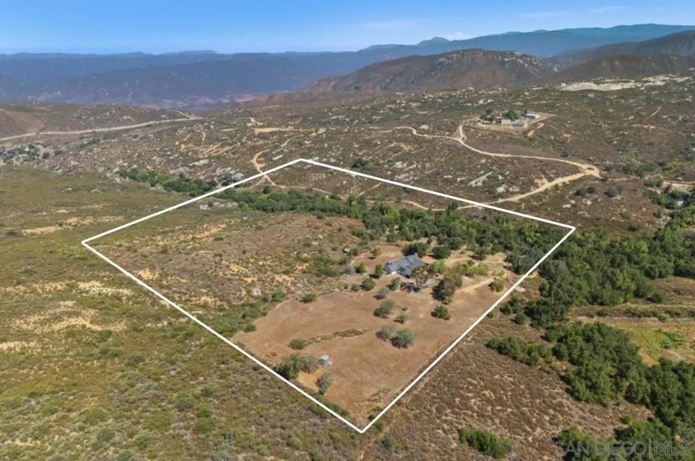 23895 Ladrido Ramona, CA 92065
