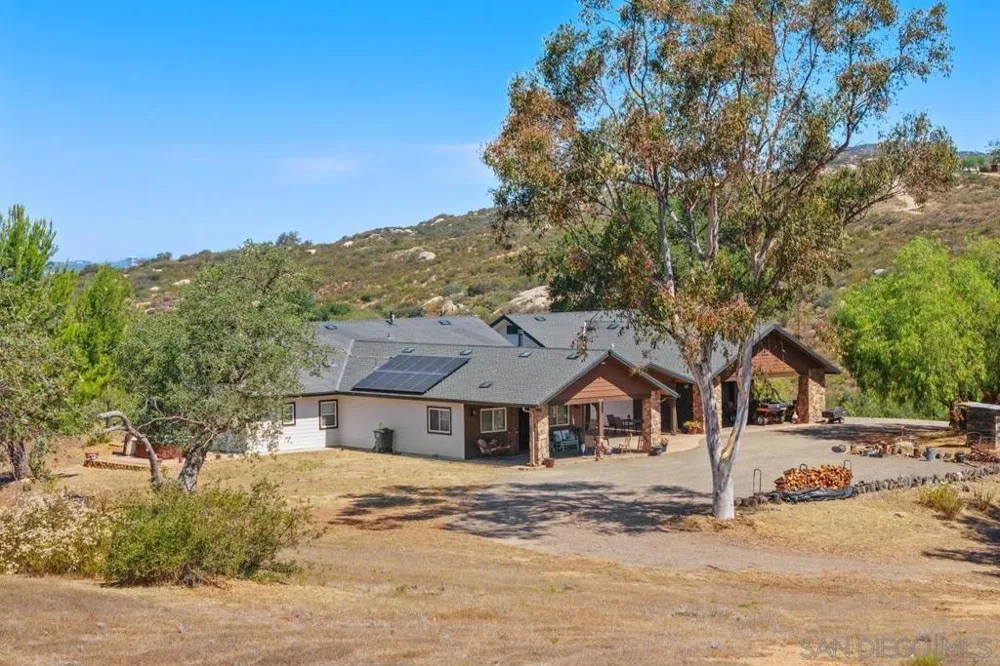 23895 Ladrido Ramona, CA 92065