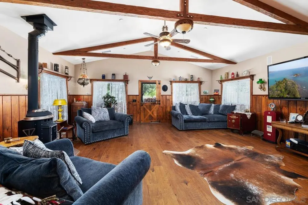 23895 Ladrido Ramona, CA 92065