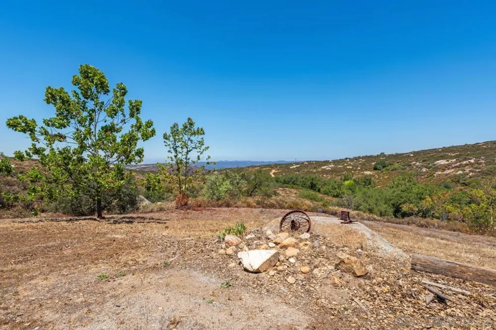 23895 Ladrido Ramona, CA 92065