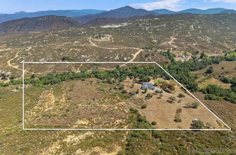 23895 Ladrido Ramona, CA 92065