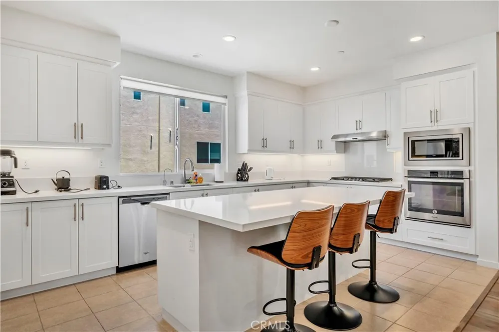 118 Terrapin Irvine, CA 92618
