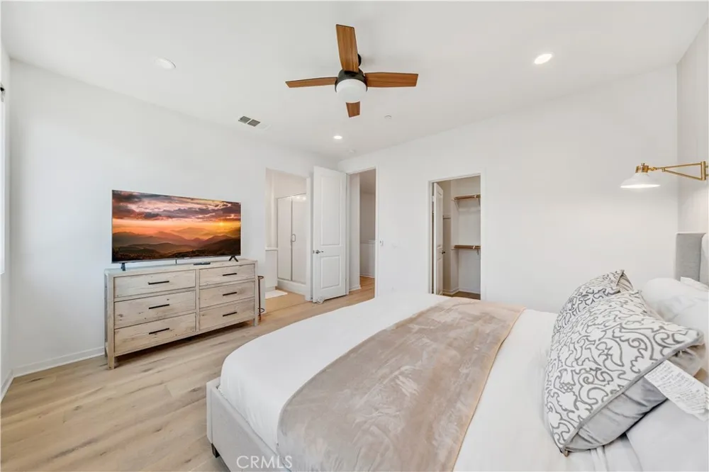 118 Terrapin Irvine, CA 92618