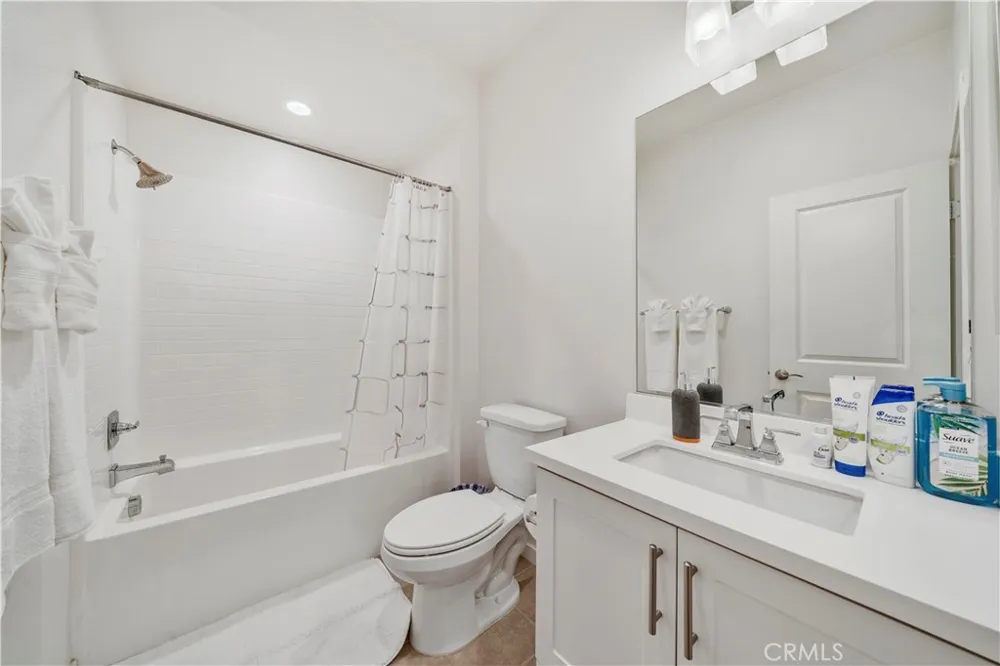 118 Terrapin Irvine, CA 92618