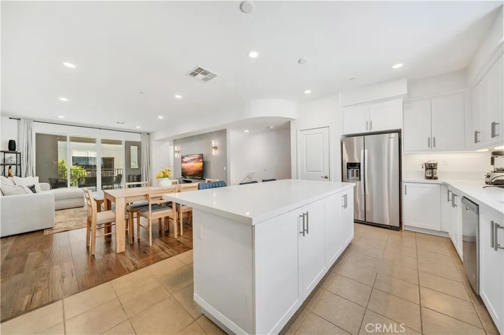 118 Terrapin Irvine, CA 92618
