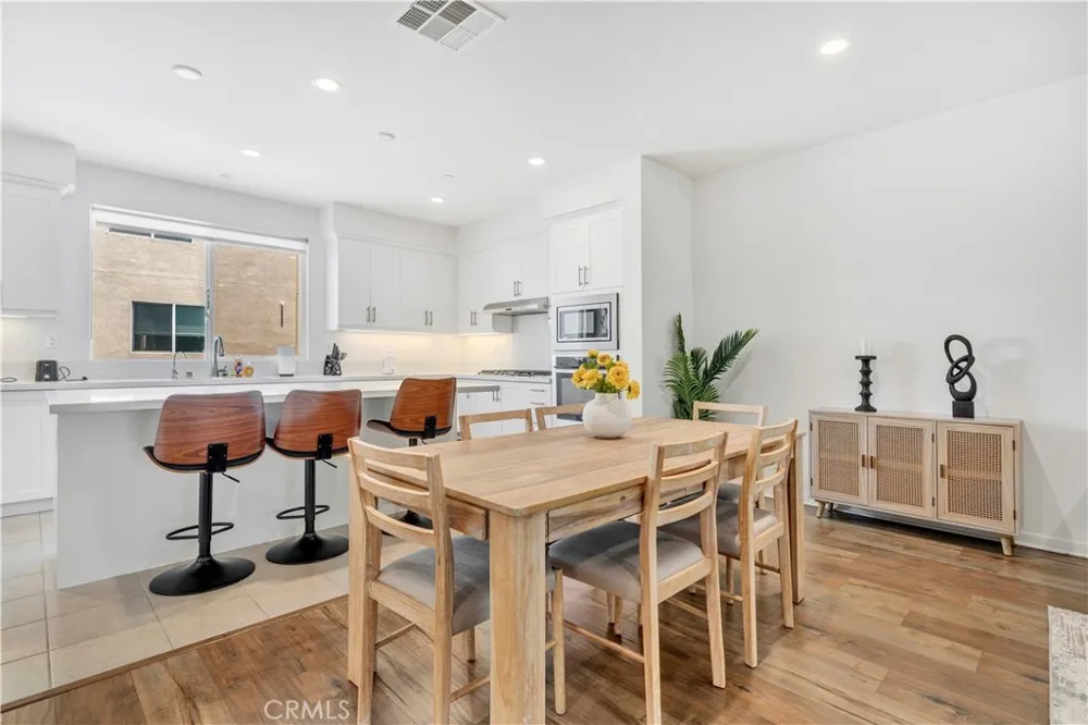 118 Terrapin Irvine, CA 92618