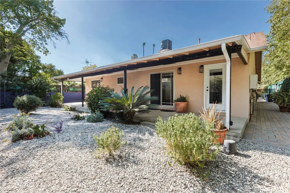 12920 Aetna St. Van Nuys, CA 91401