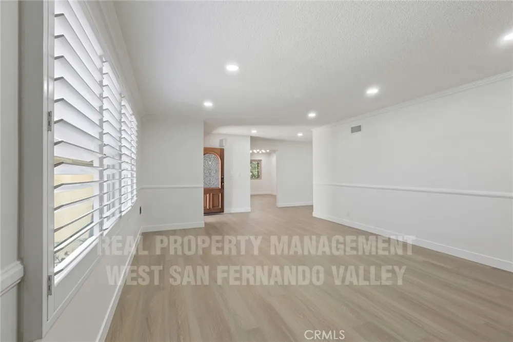 12920 Aetna St. Van Nuys, CA 91401