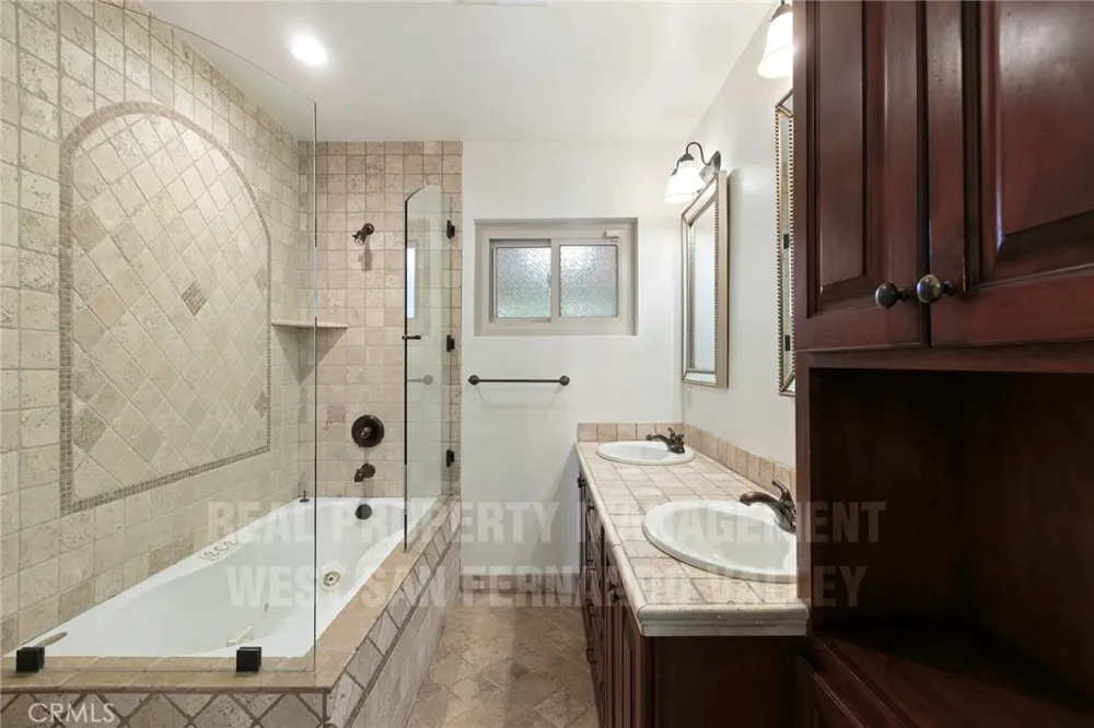 12920 Aetna St. Van Nuys, CA 91401