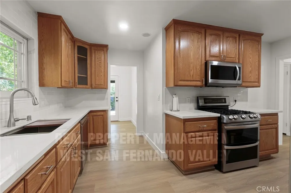 12920 Aetna St. Van Nuys, CA 91401