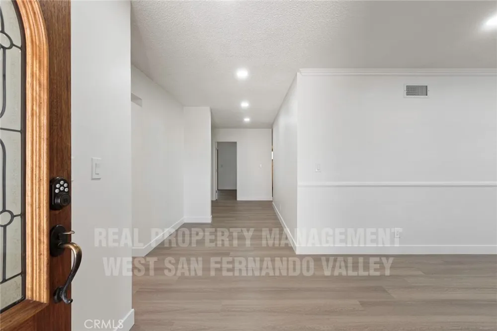 12920 Aetna St. Van Nuys, CA 91401