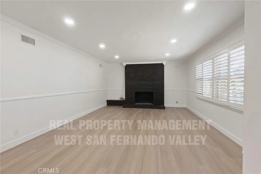 12920 Aetna St. Van Nuys, CA 91401