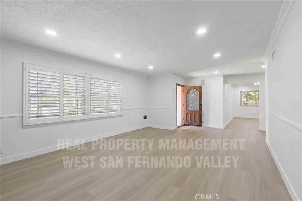 12920 Aetna St. Van Nuys, CA 91401