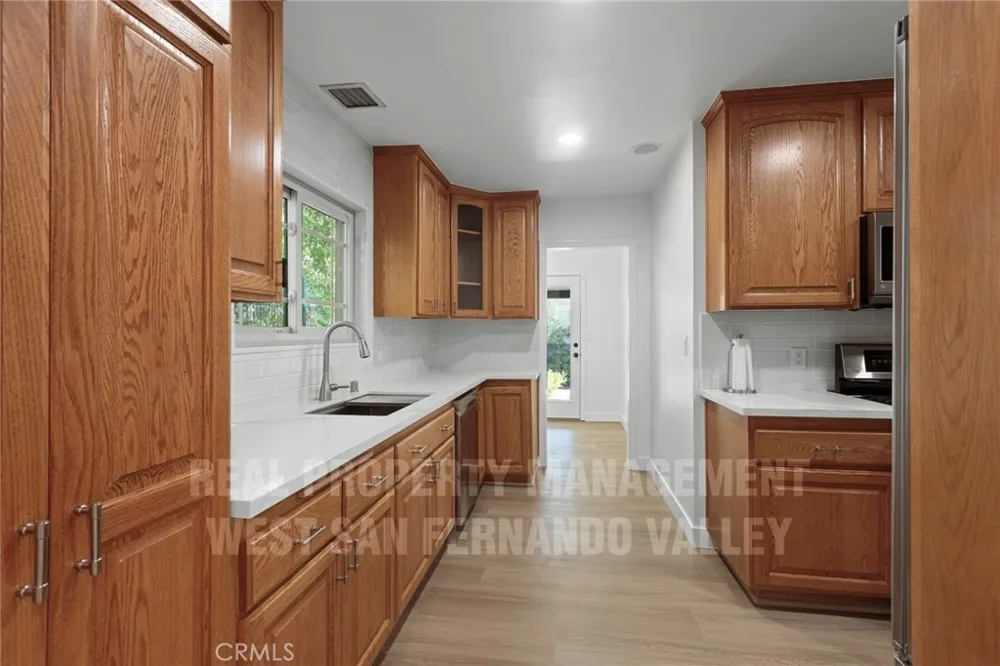12920 Aetna St. Van Nuys, CA 91401