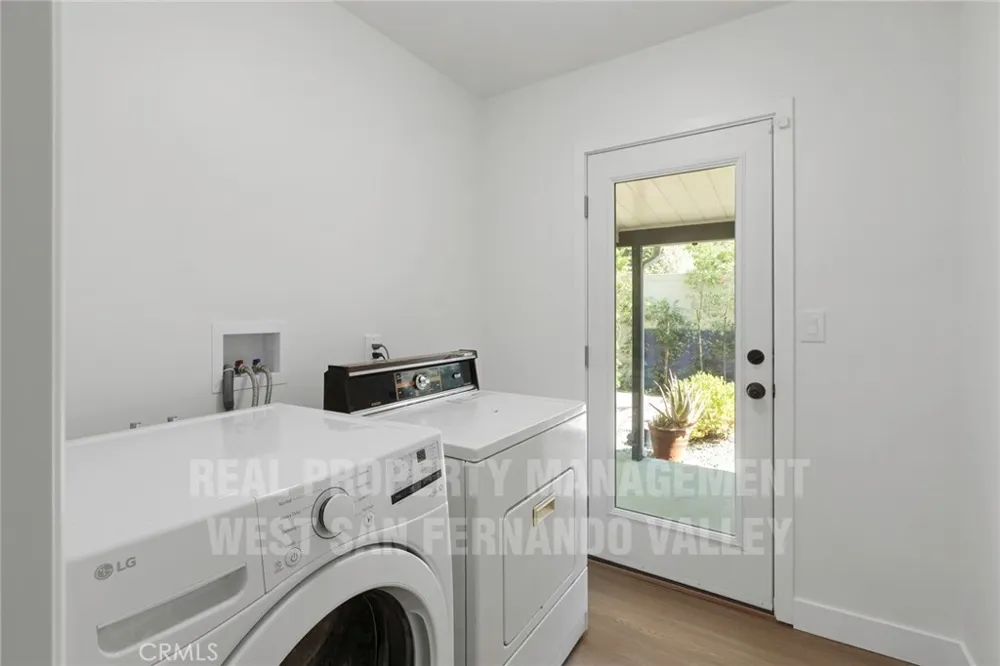12920 Aetna St. Van Nuys, CA 91401