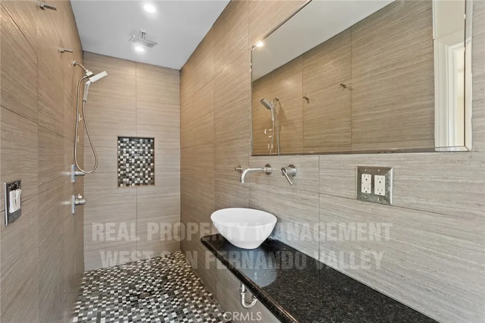 12920 Aetna St. Van Nuys, CA 91401