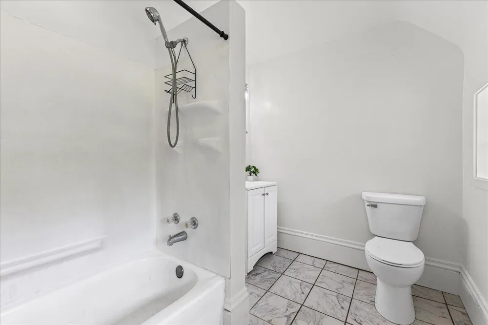 204 Orange Street Jackson City, MI 49202