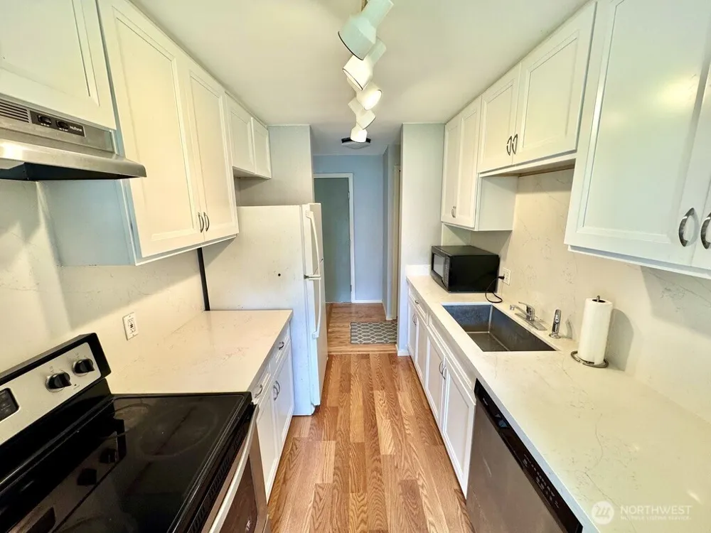 12701 NE 9th Place #D105 Bellevue, WA 98005