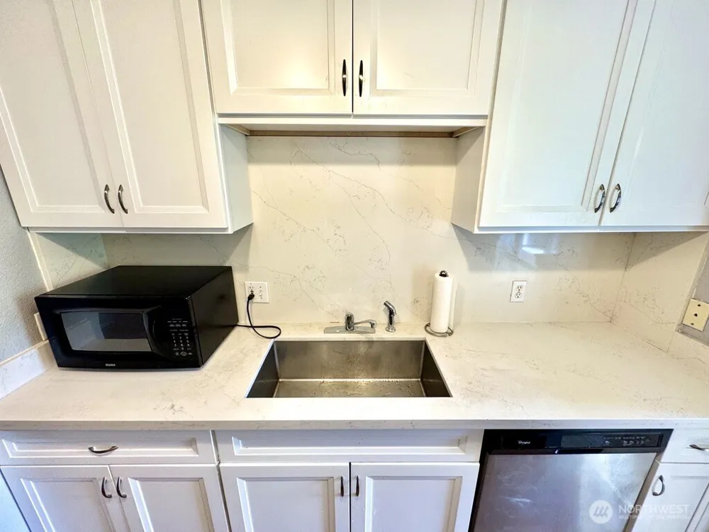12701 NE 9th Place #D105 Bellevue, WA 98005