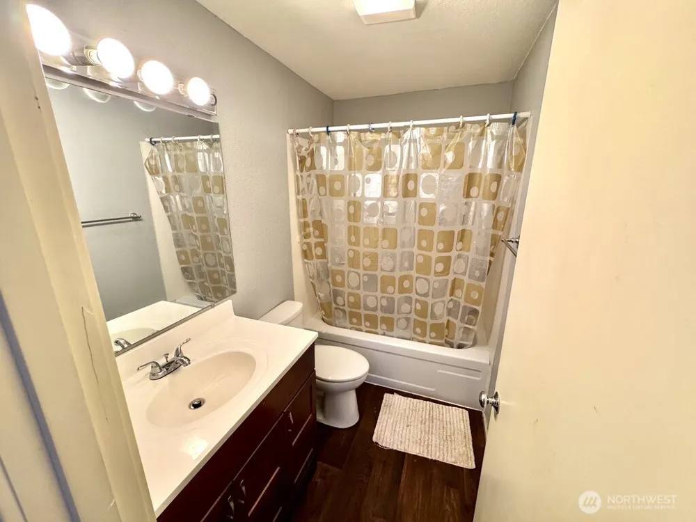 12701 NE 9th Place #D105 Bellevue, WA 98005