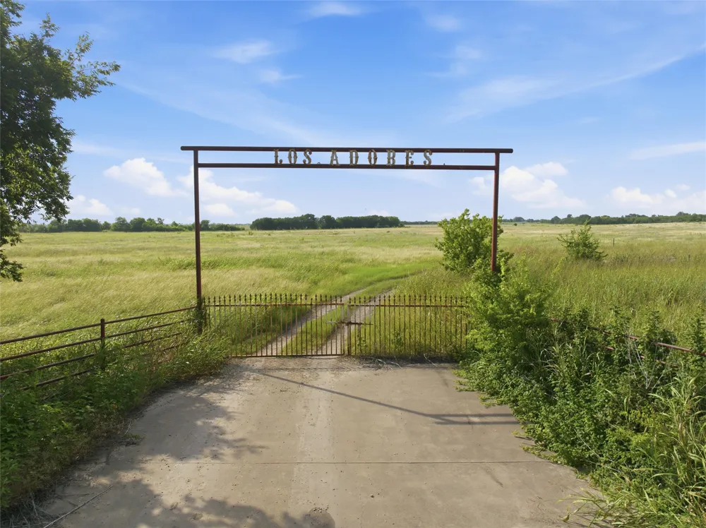 2519 Hwy 7 Highway Chilton, TX 76632