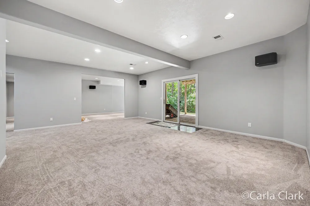 9899 Twelve Point Drive NE Rockford, MI 49341